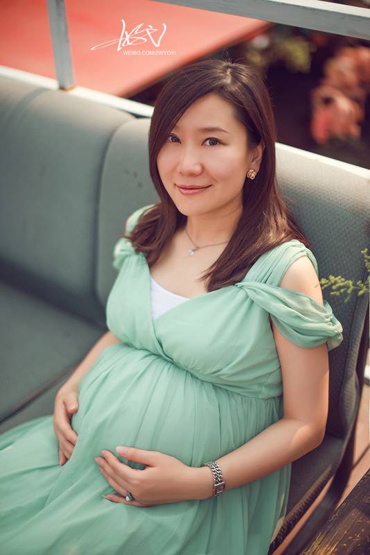 北大教授余萬里性虐女大學(xué)生 被舉報(bào)遭 雙開