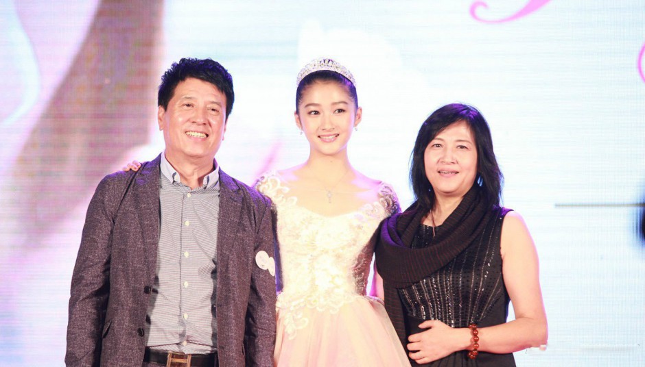 小傾城 家庭背景曝光 藝術(shù)世家4歲半就出道