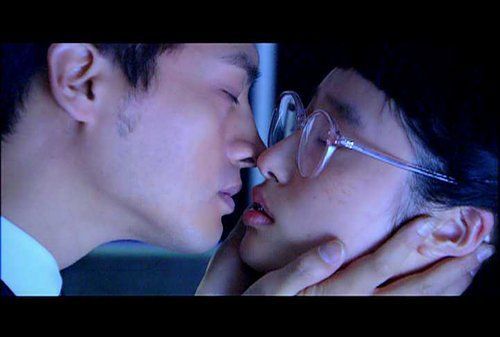 《丑女無(wú)敵》李欣汝劉曉虎忘情擁吻 劉曉虎演過(guò)的電視劇大全