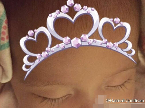 疑周杰倫女兒叫Victoria 小周周用皇室級(jí)別嬰兒車(chē)