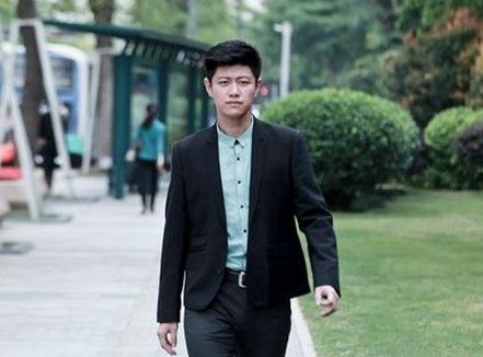 趙荀個(gè)人資料及照片 趙荀的老婆叫什幺