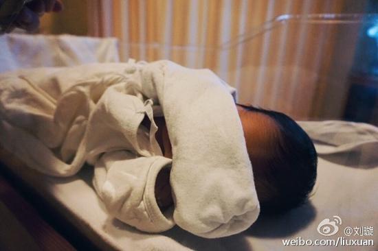 劉璇老公身高多少 體操冠軍劉璇生子曬照