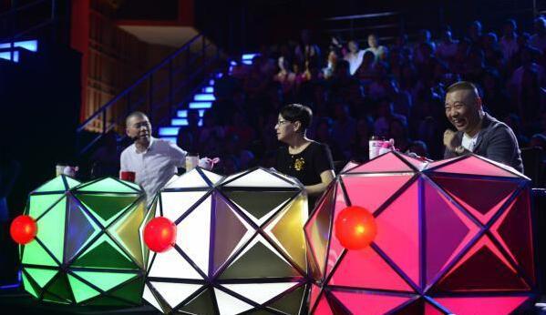 馮小剛否認(rèn)炮轟觀眾 老搭檔宋丹丹仗義執(zhí)言