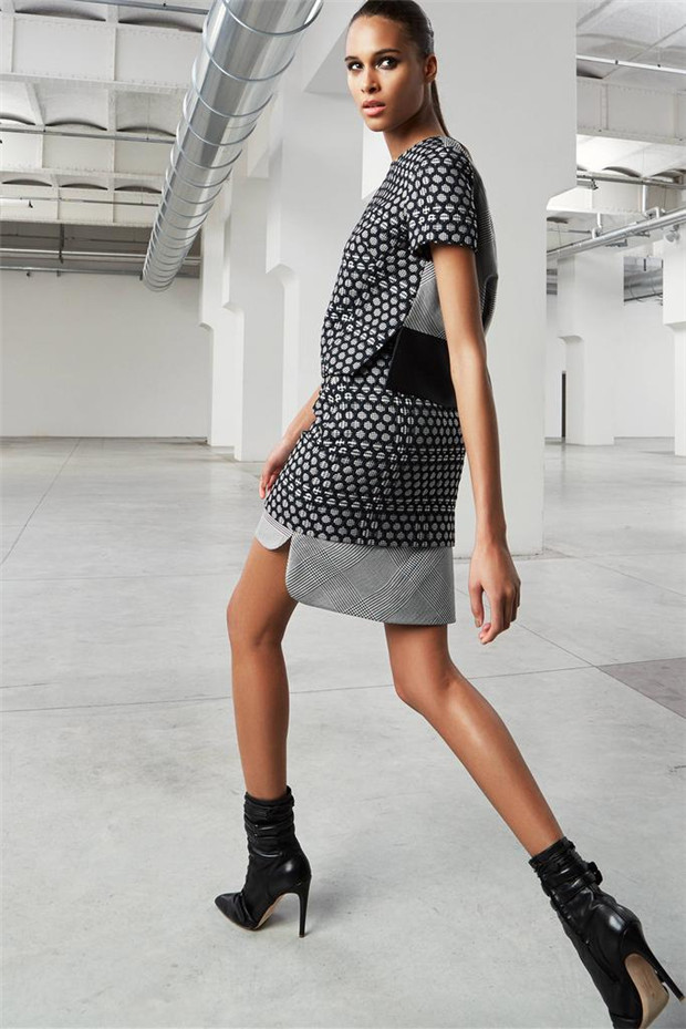Antonio Berardi 2015早秋女裝流行發(fā)布