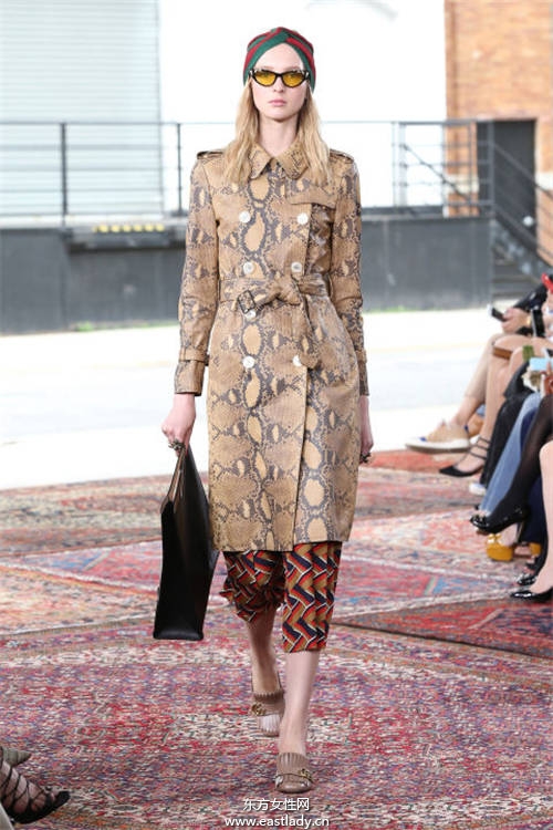 2016年春夏女裝發(fā)布 以度假風(fēng)為主題