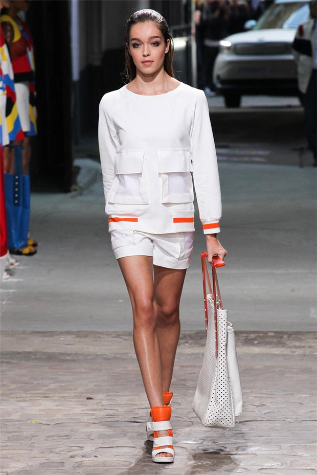 JC de Castelbajac 2015春夏女裝流行發(fā)布