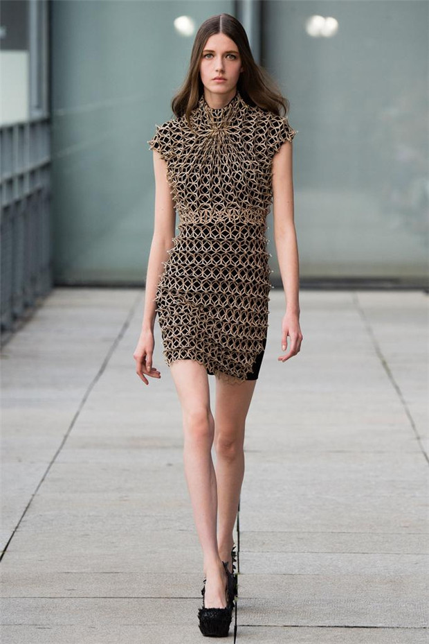 Iris van Herpen 2015春夏女裝流行發(fā)布