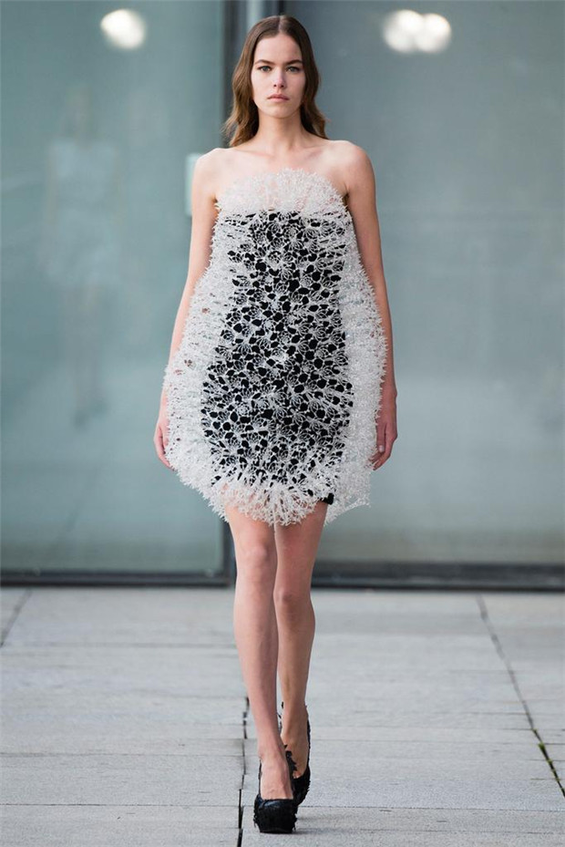 Iris van Herpen 2015春夏女裝流行發(fā)布
