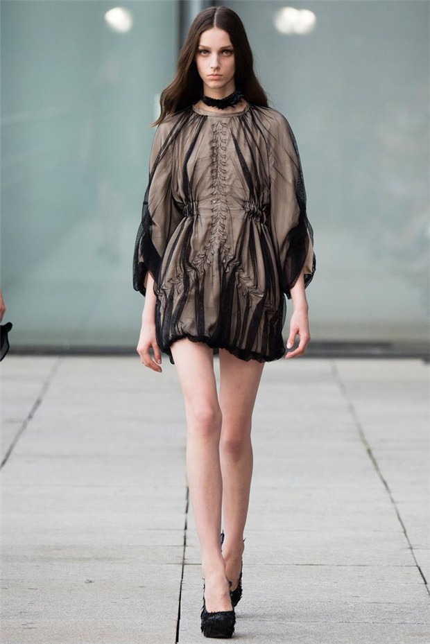 Iris van Herpen 2015春夏女裝流行發(fā)布