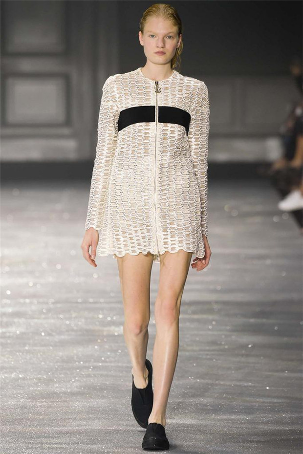 Moncler Gamme Rouge 2015春夏女裝流行發(fā)布