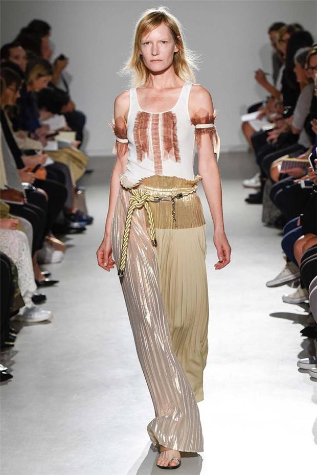 Veronique Branquinho 2015春夏女裝流行發(fā)布