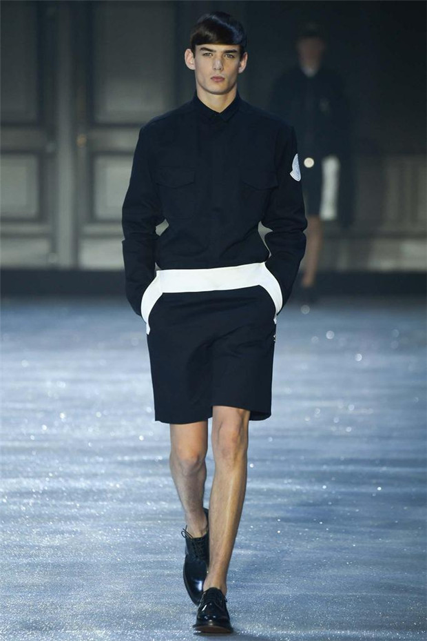 Moncler Gamme Rouge 2015春夏女裝流行發(fā)布