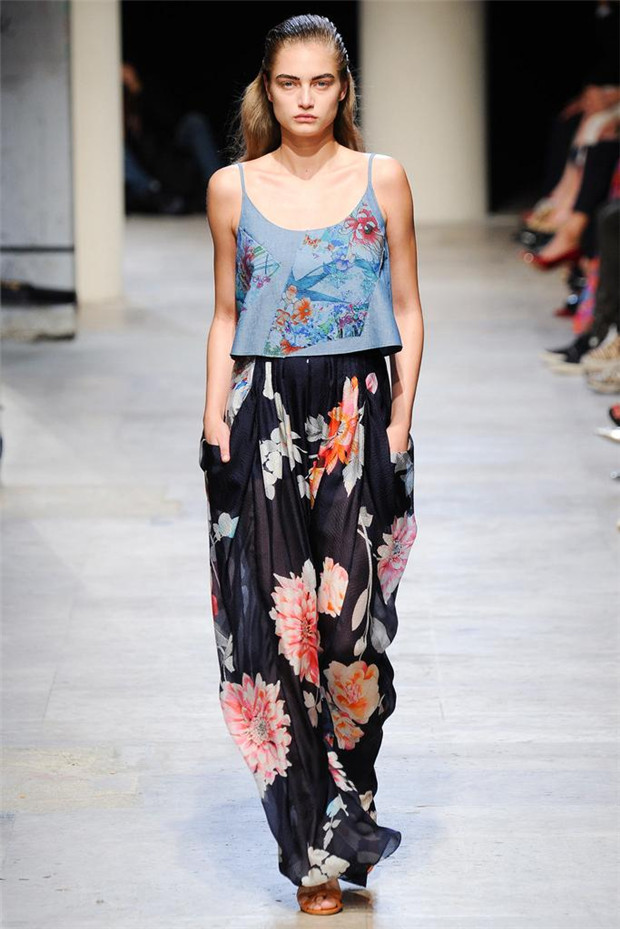 Leonard 2015春夏女裝流行發(fā)布