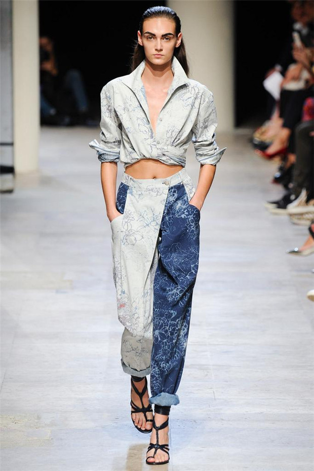 Leonard 2015春夏女裝流行發(fā)布