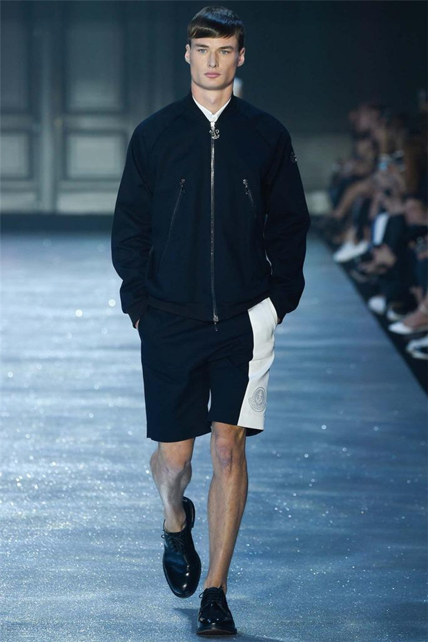 Moncler Gamme Rouge 2015春夏女裝流行發(fā)布