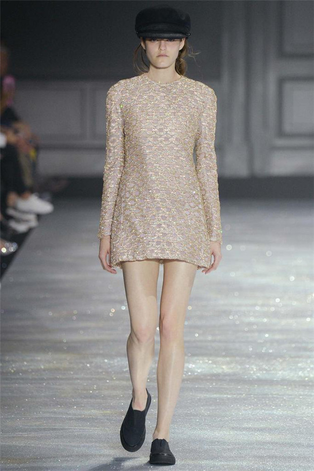 Moncler Gamme Rouge 2015春夏女裝流行發(fā)布