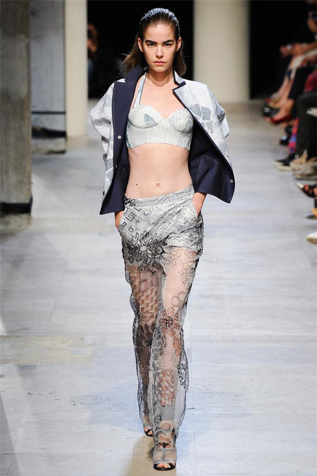 Leonard 2015春夏女裝流行發(fā)布