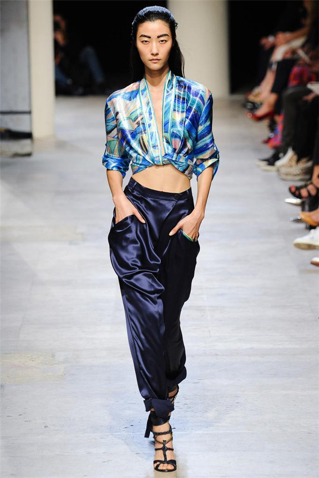 Leonard 2015春夏女裝流行發(fā)布