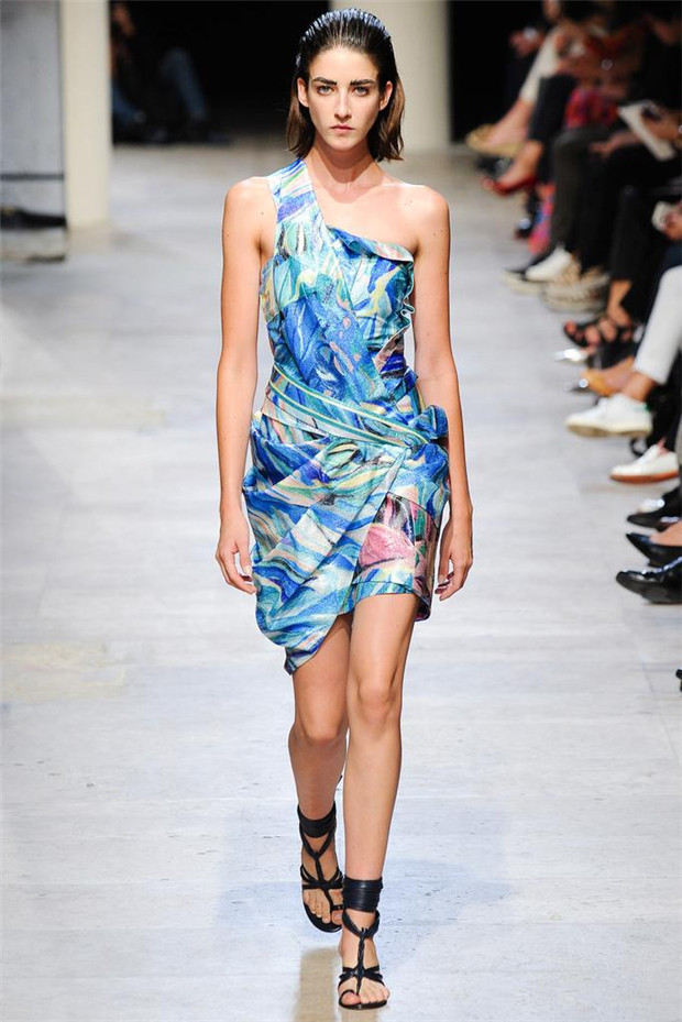Leonard 2015春夏女裝流行發(fā)布