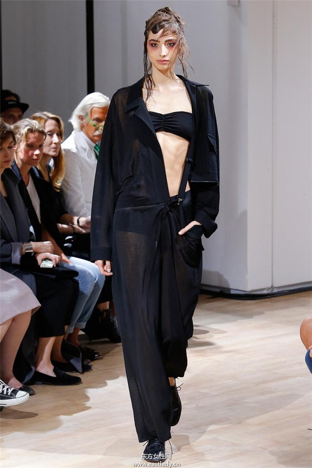 Yohji Yamamoto 2015春夏女裝流行發(fā)布