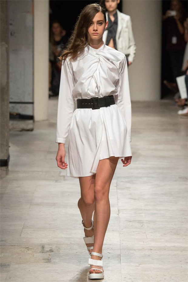 Maxime Simoens 2015春夏女裝流行發(fā)布