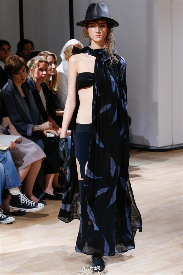 Yohji Yamamoto 2015春夏女裝流行發(fā)布