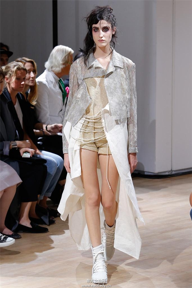 Yohji Yamamoto 2015春夏女裝流行發(fā)布