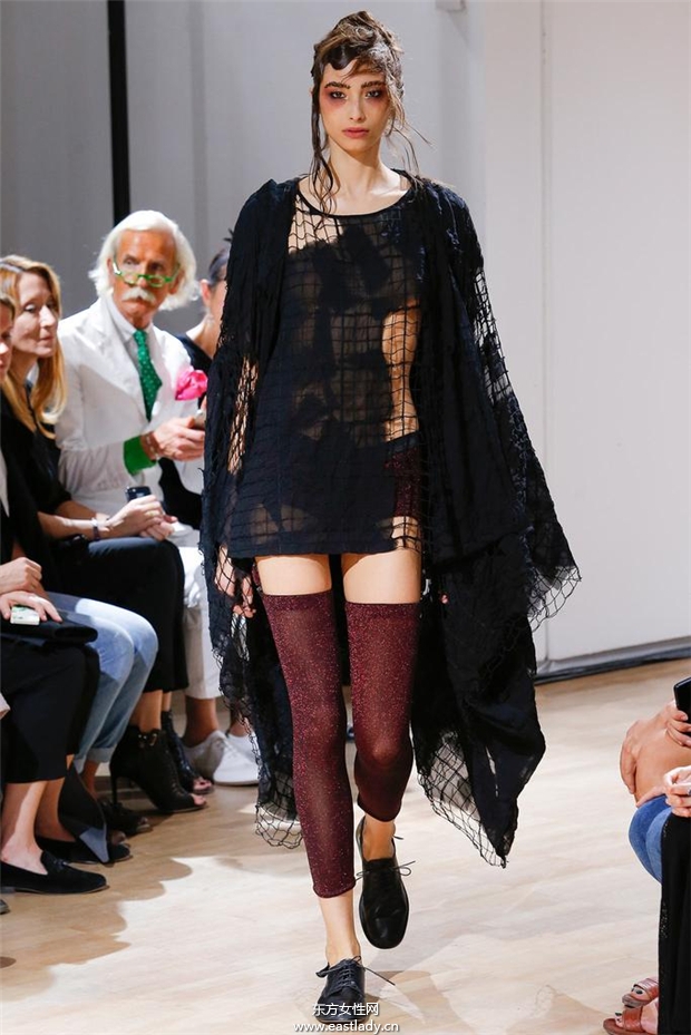 Yohji Yamamoto 2015春夏女裝流行發(fā)布