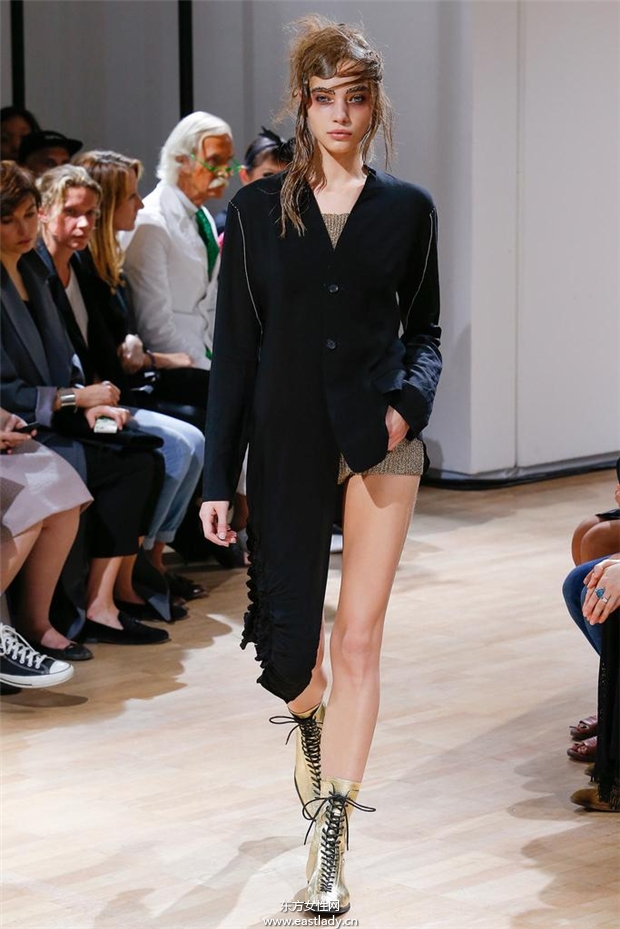 Yohji Yamamoto 2015春夏女裝流行發(fā)布