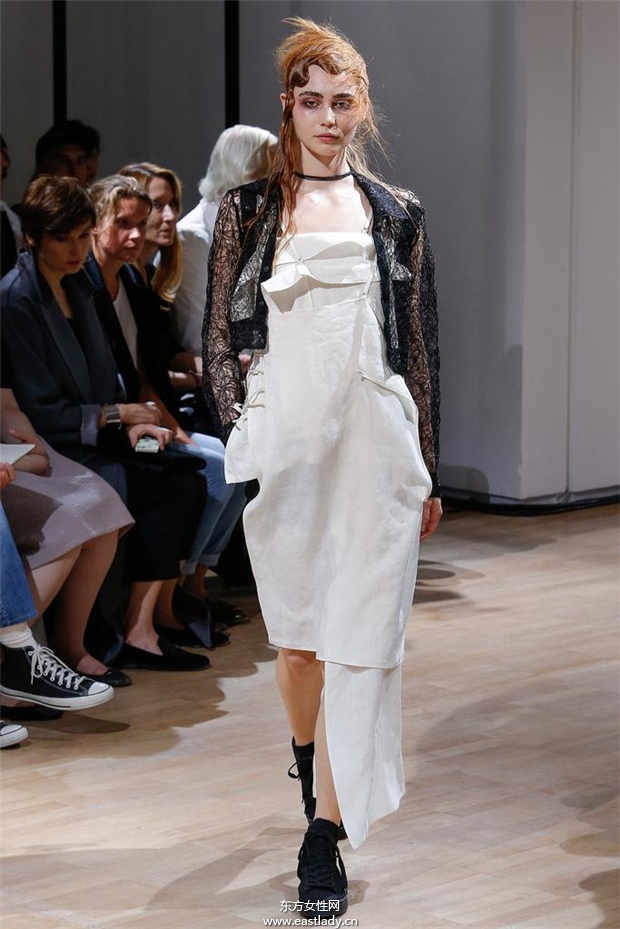 Yohji Yamamoto 2015春夏女裝流行發(fā)布