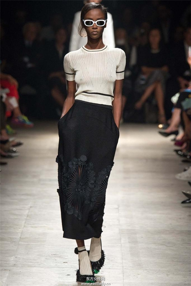 Rochas 2015春夏女裝流行發(fā)布