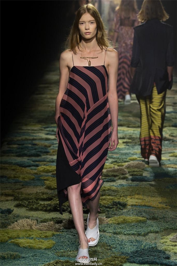 Dries Van Noten 2015春夏女裝流行發(fā)布