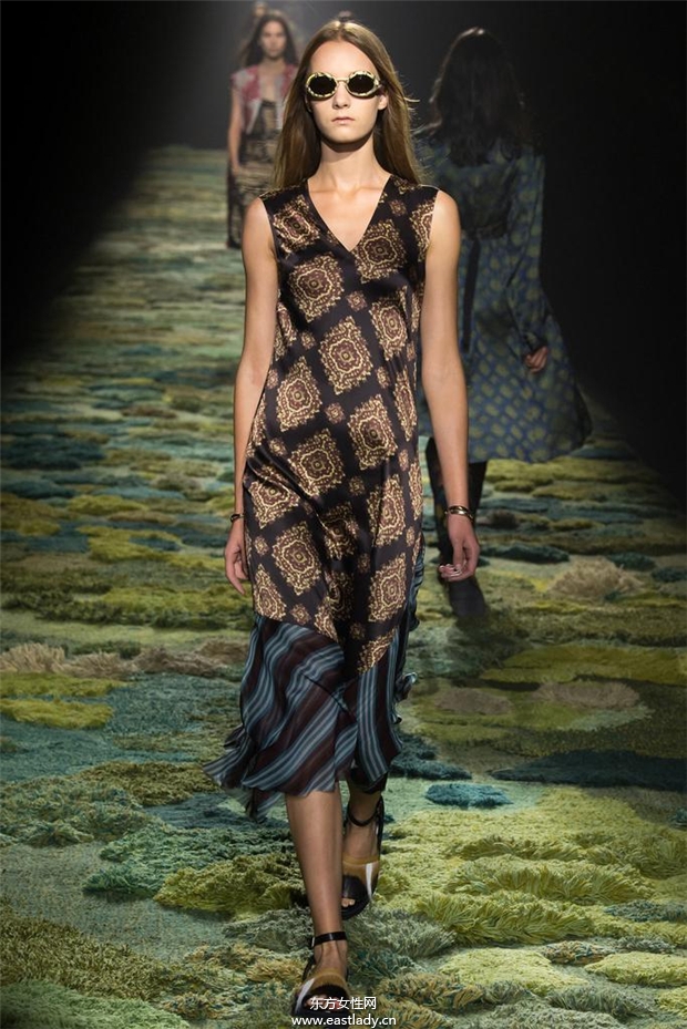 Dries Van Noten 2015春夏女裝流行發(fā)布