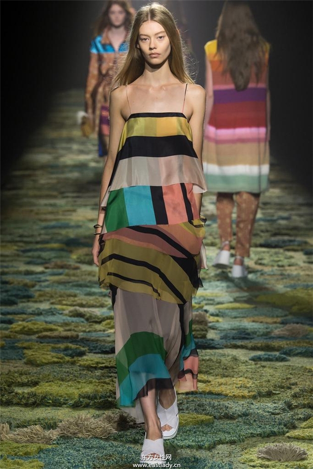 Dries Van Noten 2015春夏女裝流行發(fā)布