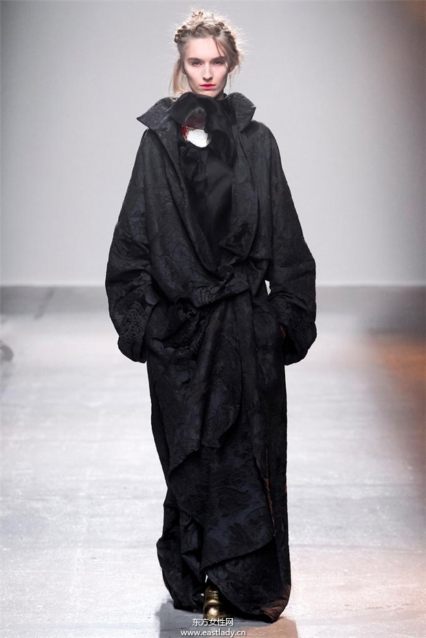 Aganovich 2015春夏女裝流行發(fā)布