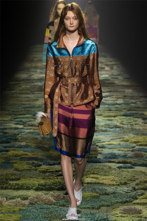 Dries Van Noten 2015春夏女裝流行發(fā)布