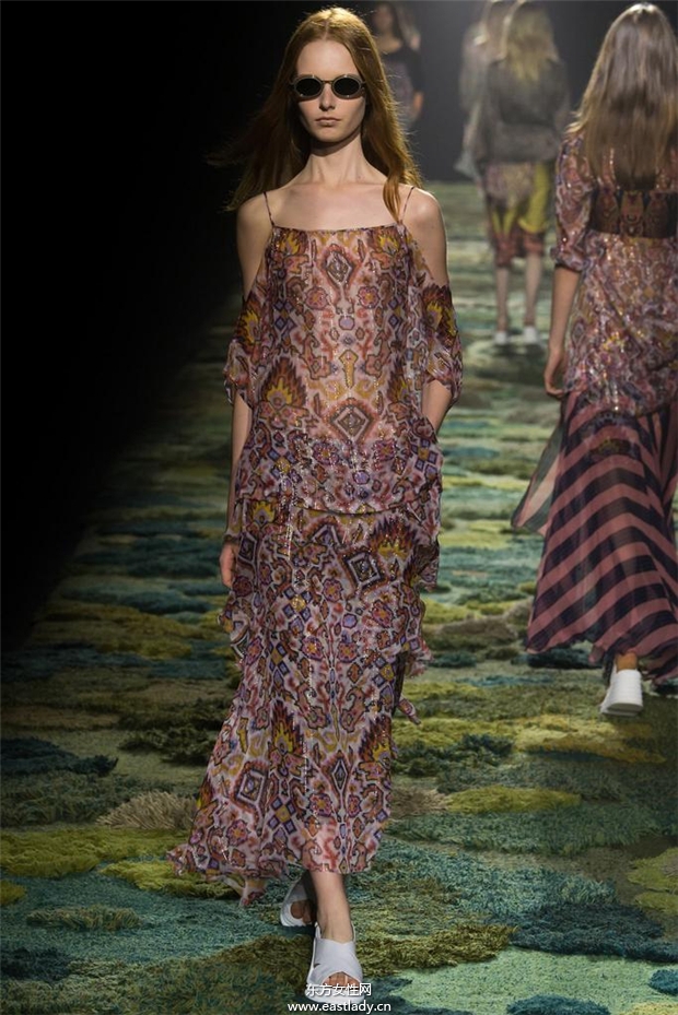 Dries Van Noten 2015春夏女裝流行發(fā)布