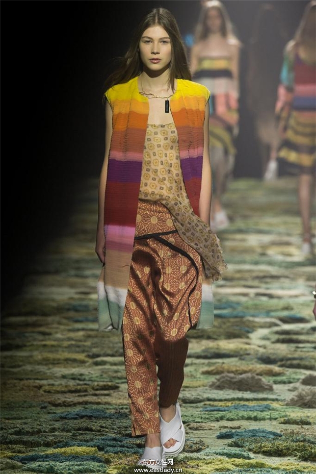 Dries Van Noten 2015春夏女裝流行發(fā)布
