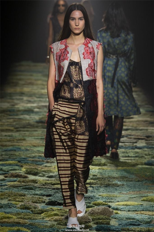 Dries Van Noten 2015春夏女裝流行發(fā)布