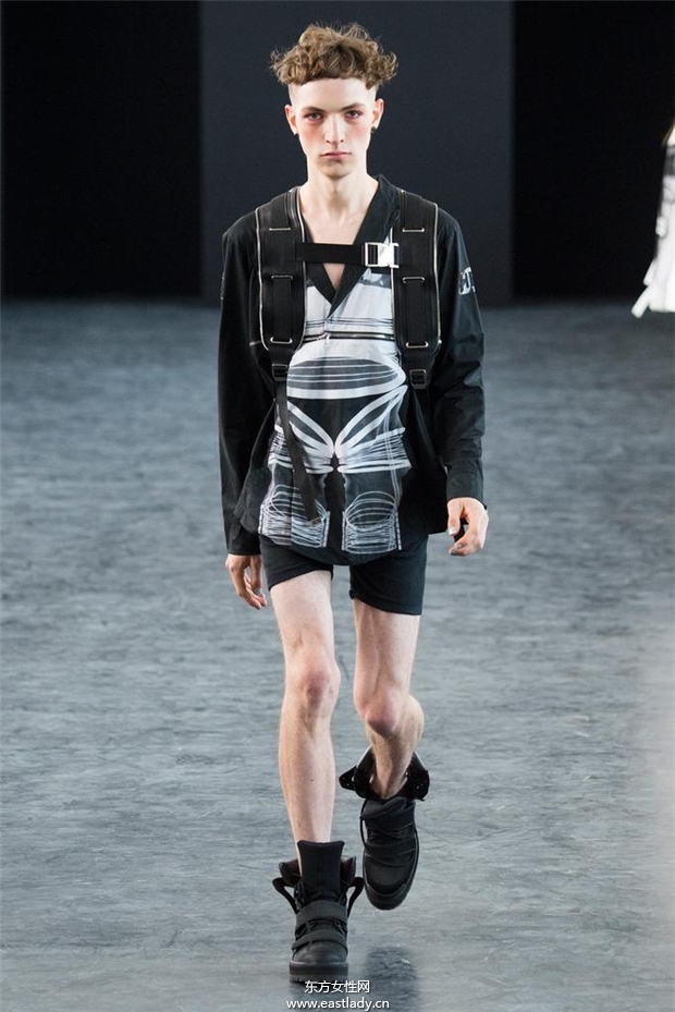 Hood by Air 2015春夏女裝流行發(fā)布