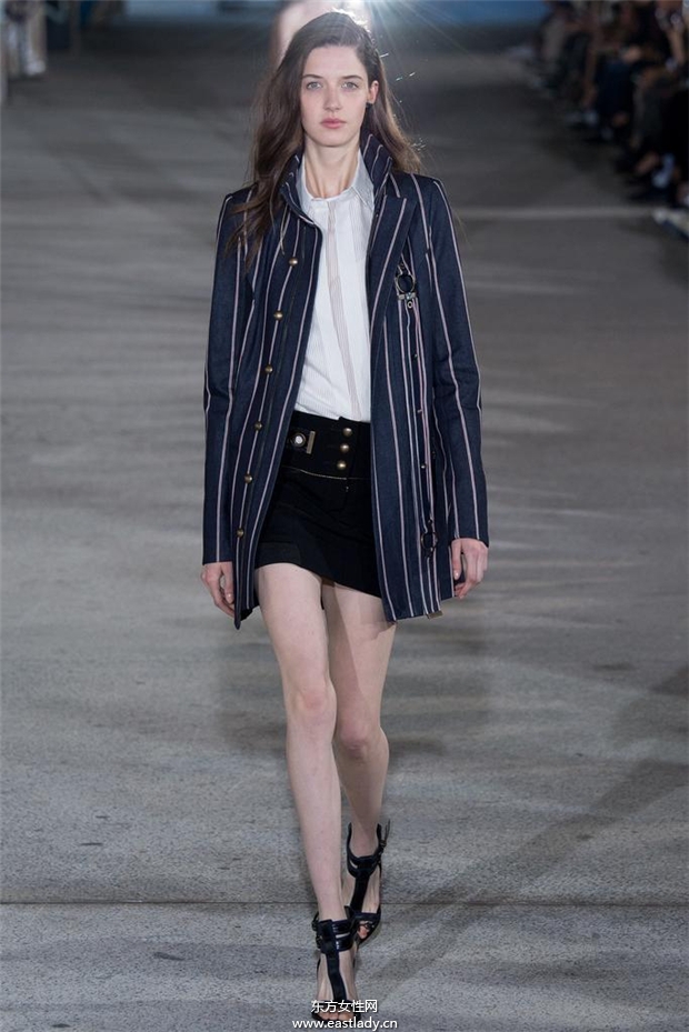 Anthony Vaccarello 2015春夏女裝流行發(fā)布