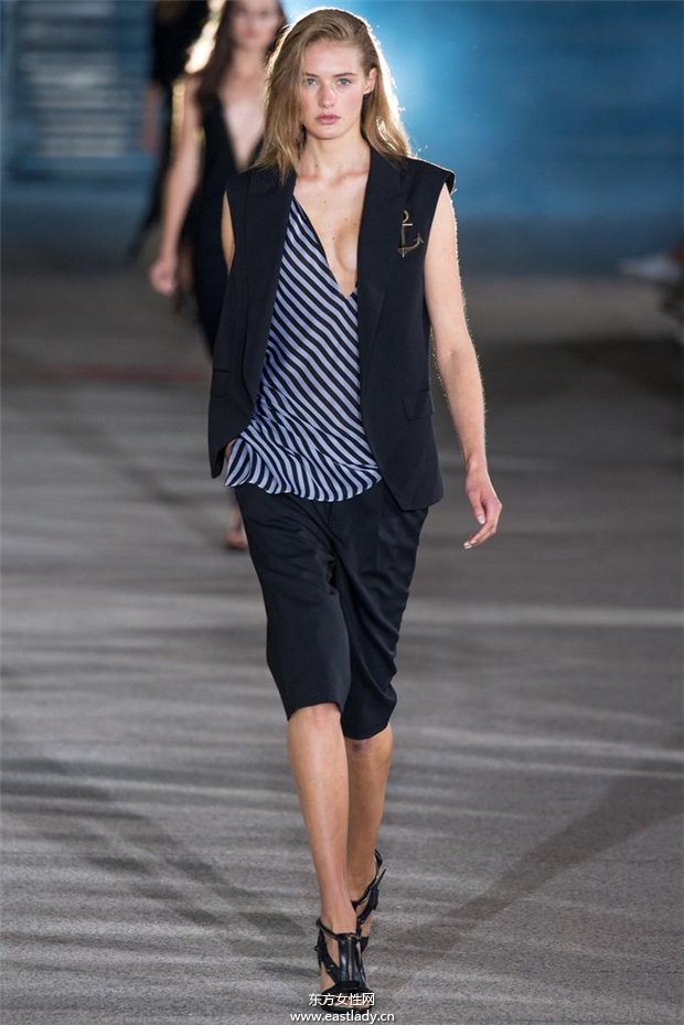 Anthony Vaccarello 2015春夏女裝流行發(fā)布