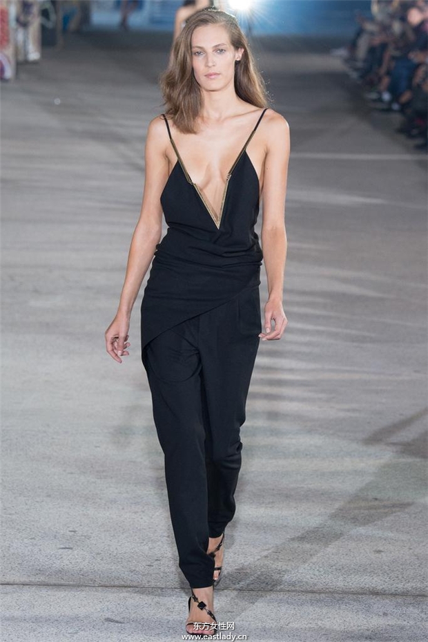 Anthony Vaccarello 2015春夏女裝流行發(fā)布