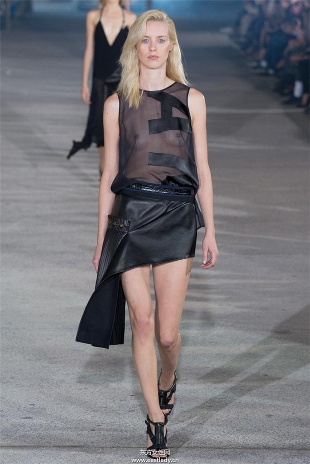 Anthony Vaccarello 2015春夏女裝流行發(fā)布