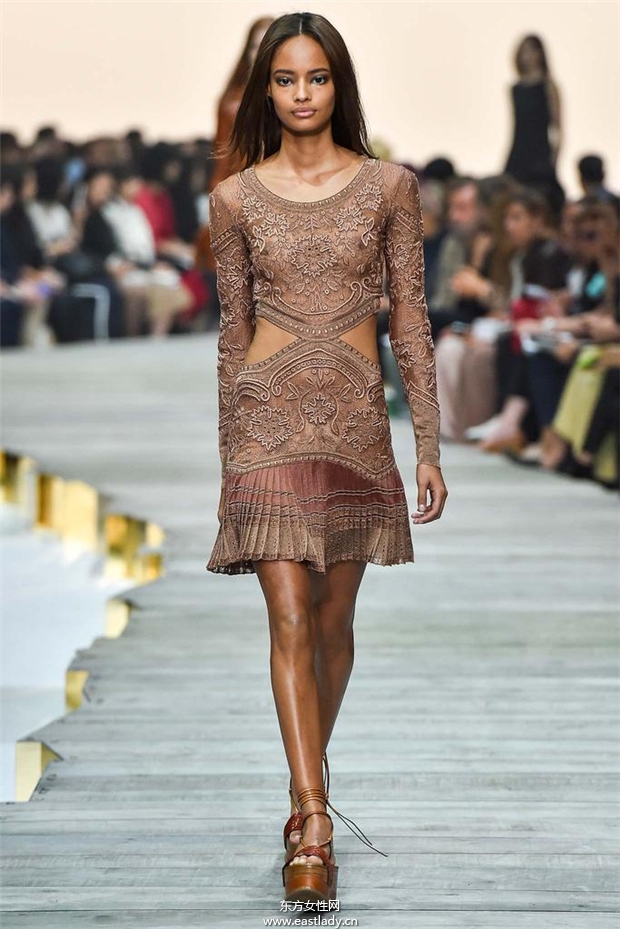 Roberto Cavalli 2015春夏女裝流行發(fā)布