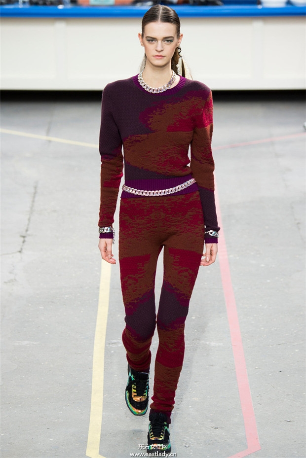 Chanel(香奈兒)巴黎時(shí)裝周2014秋冬新品發(fā)布