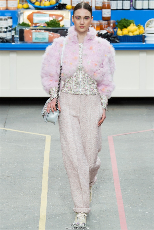 Chanel(香奈兒)巴黎時(shí)裝周2014秋冬新品發(fā)布