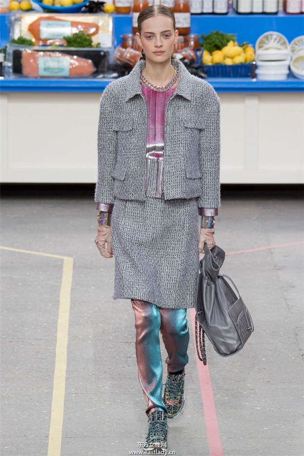Chanel(香奈兒)巴黎時(shí)裝周2014秋冬新品發(fā)布