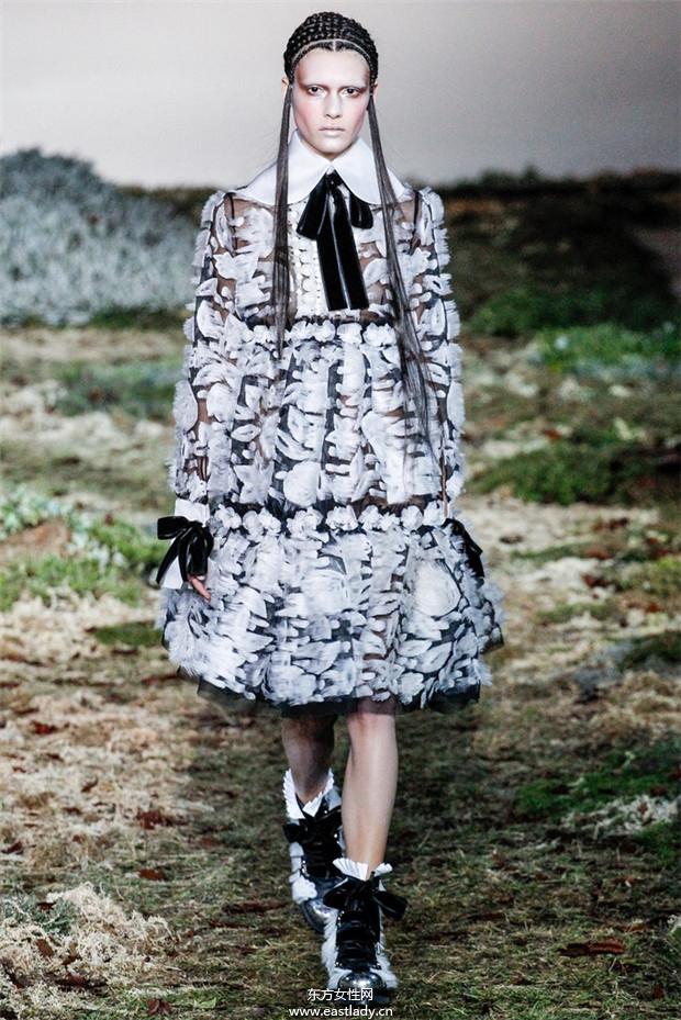 Alexander McQueen巴黎時裝周2014秋冬新品發(fā)布