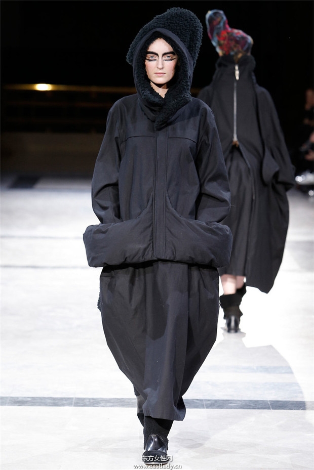 Yohji Yamamoto巴黎時裝周2014秋冬新品發(fā)布